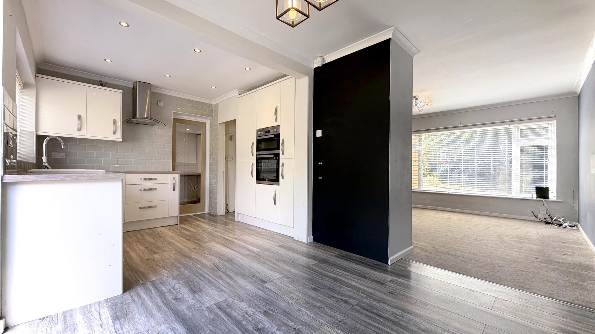 3 bed property in Station Road, Stourbridge